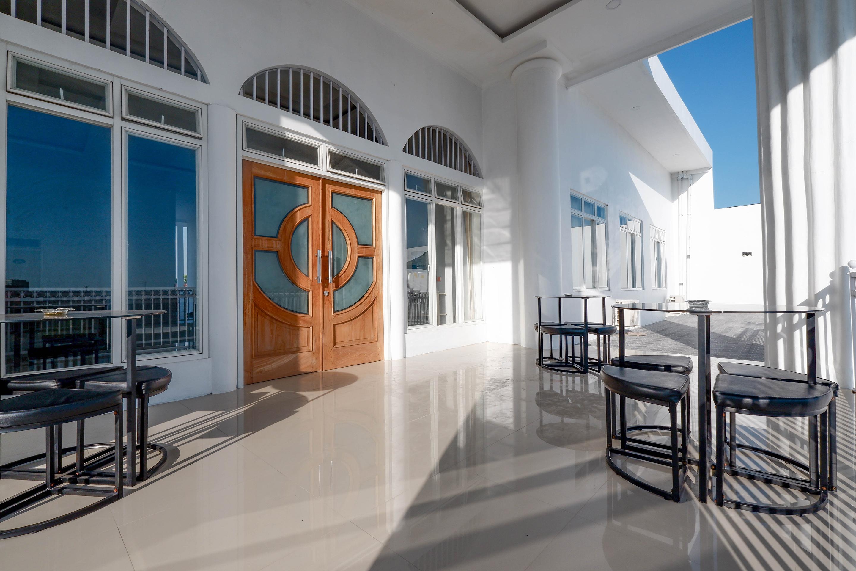 Griya Rw Family Guest House Redpartner Surakarta (Solo) Exterior foto