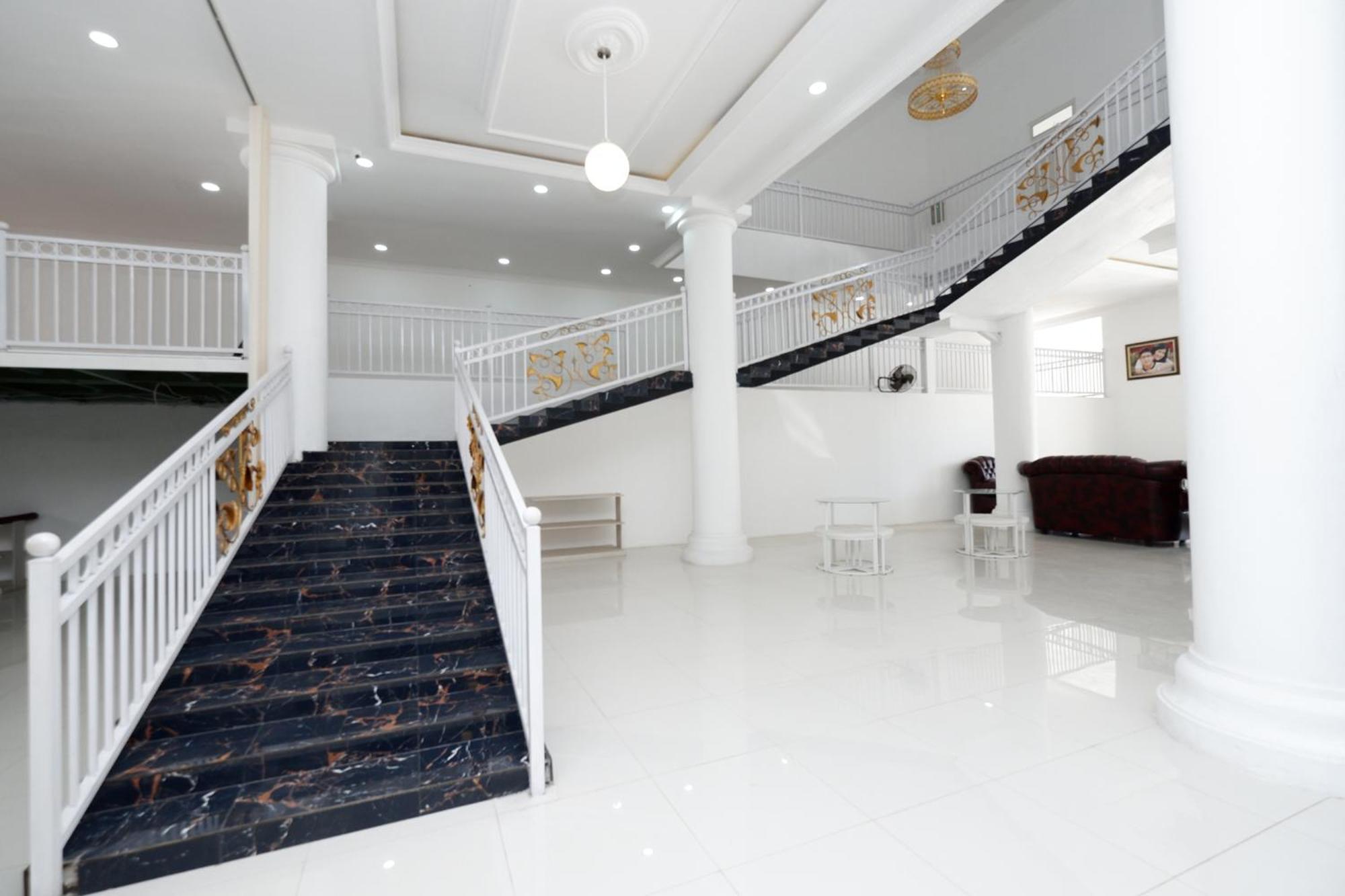 Griya Rw Family Guest House Redpartner Surakarta (Solo) Exterior foto