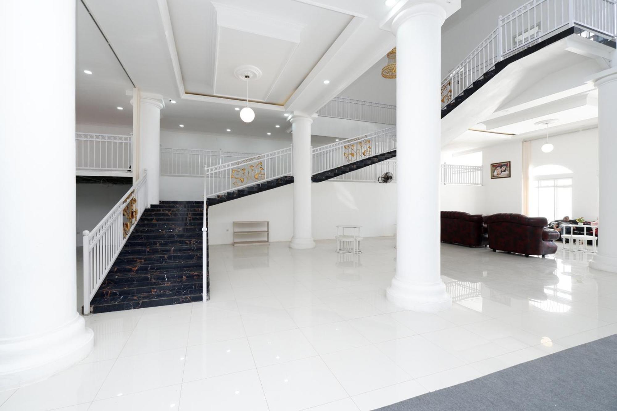 Griya Rw Family Guest House Redpartner Surakarta (Solo) Exterior foto