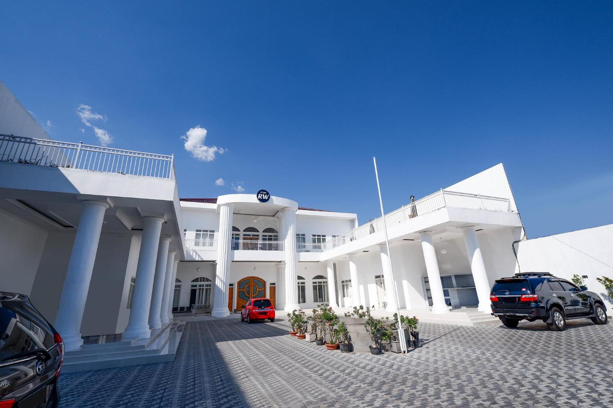 Griya Rw Family Guest House Redpartner Surakarta (Solo) Exterior foto