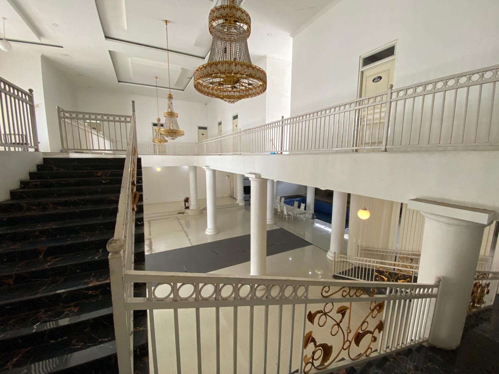 Griya Rw Family Guest House Redpartner Surakarta (Solo) Exterior foto