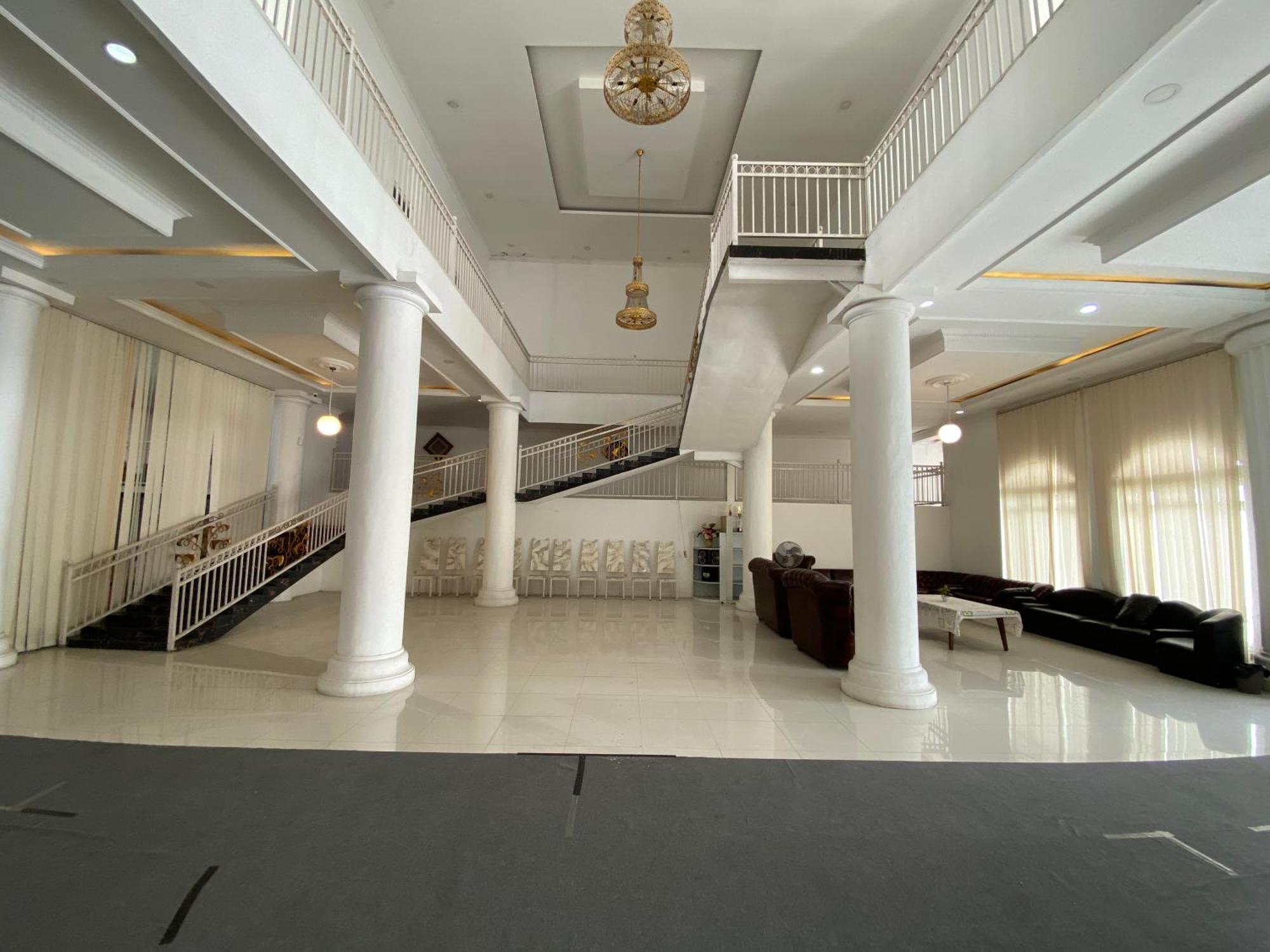 Griya Rw Family Guest House Redpartner Surakarta (Solo) Exterior foto