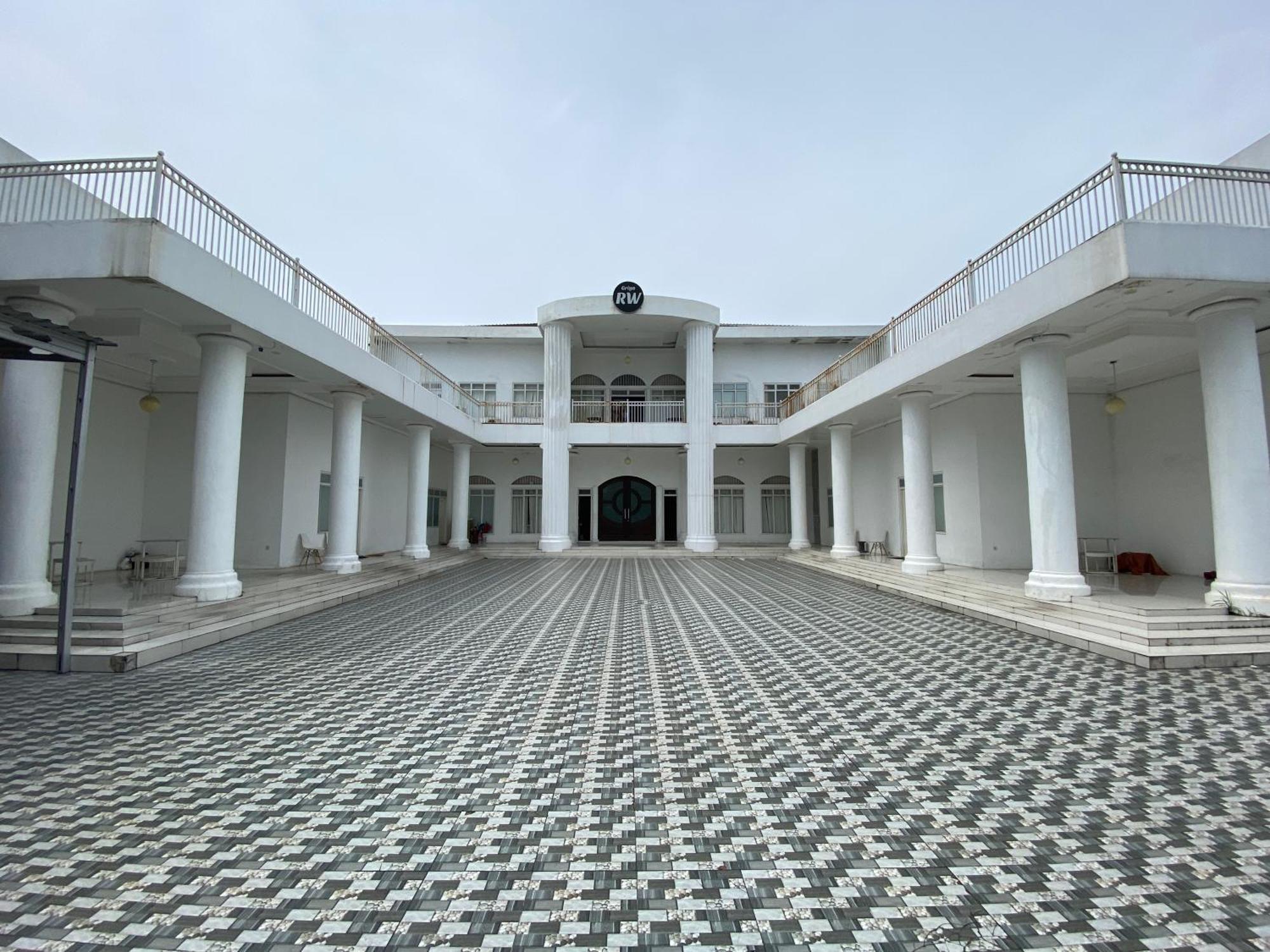 Griya Rw Family Guest House Redpartner Surakarta (Solo) Exterior foto