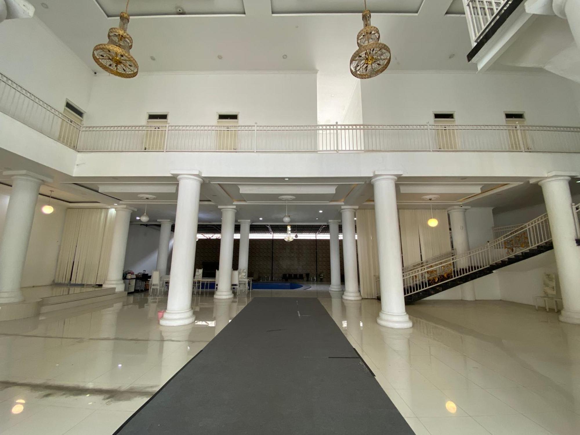 Griya Rw Family Guest House Redpartner Surakarta (Solo) Exterior foto