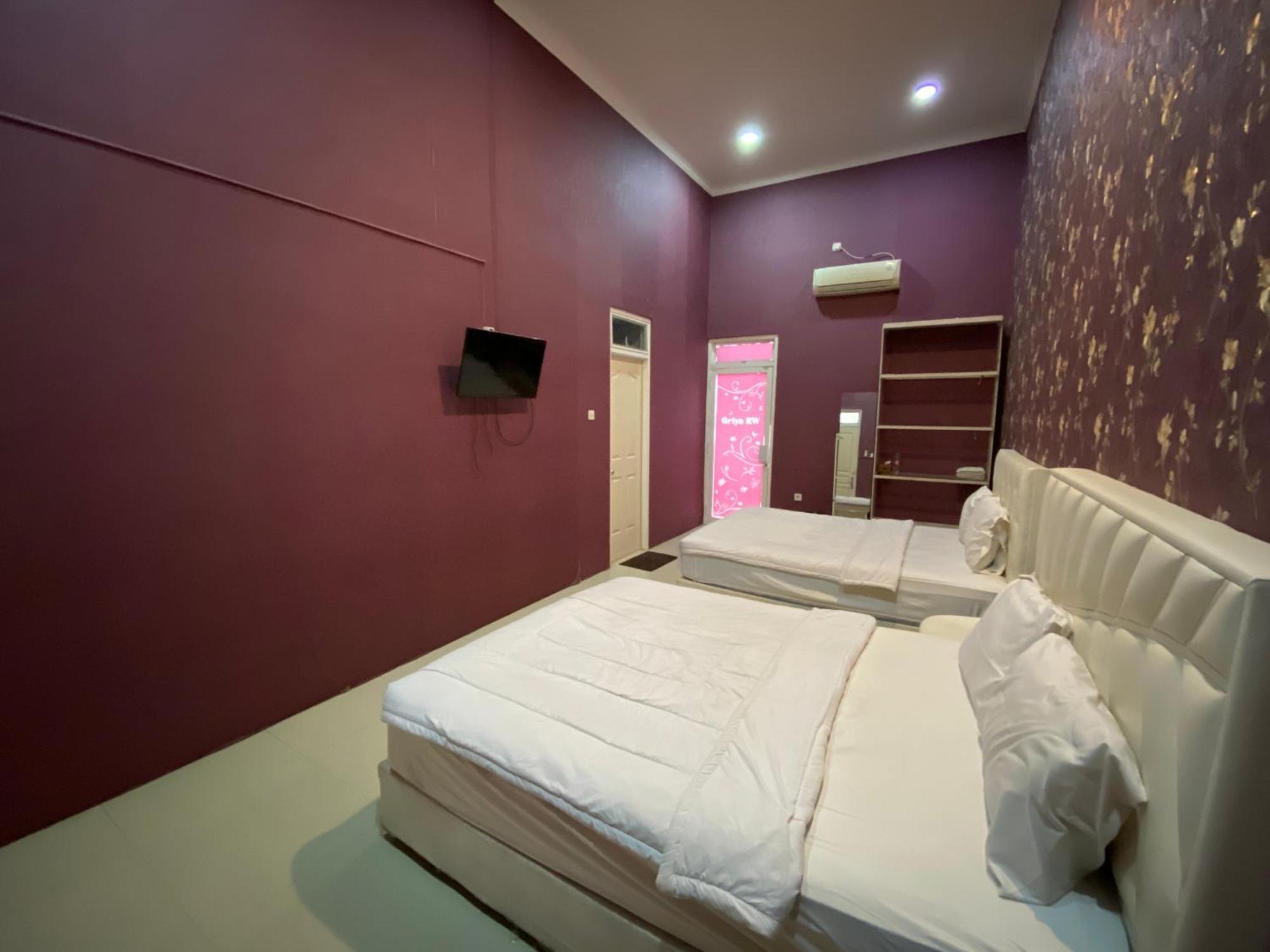 Griya Rw Family Guest House Redpartner Surakarta (Solo) Exterior foto