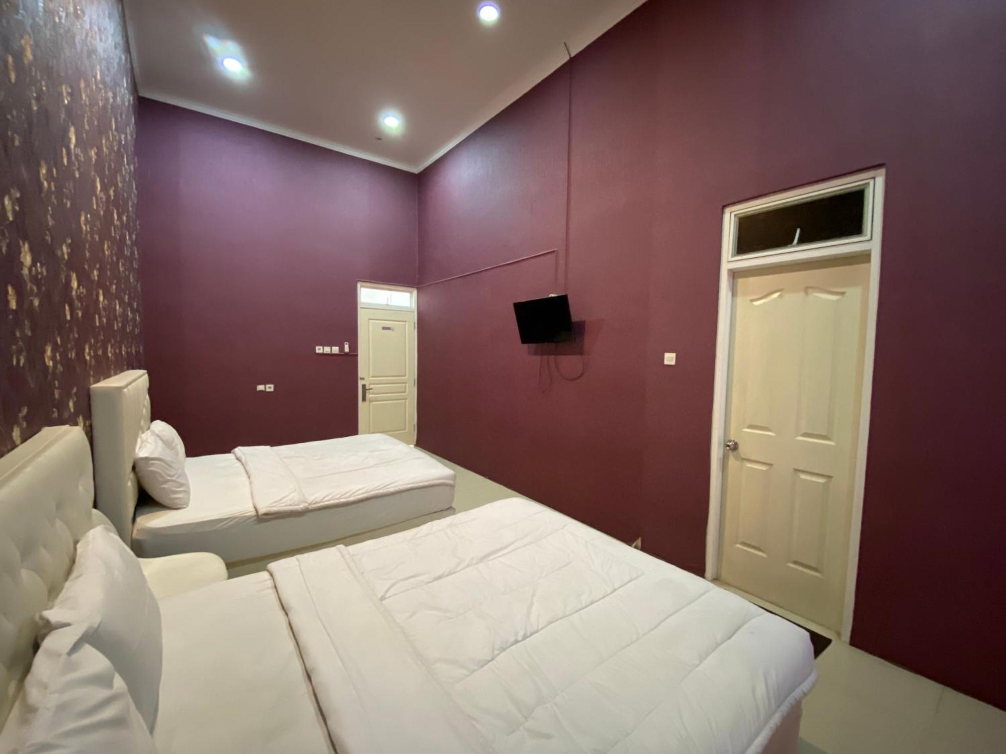 Griya Rw Family Guest House Redpartner Surakarta (Solo) Exterior foto