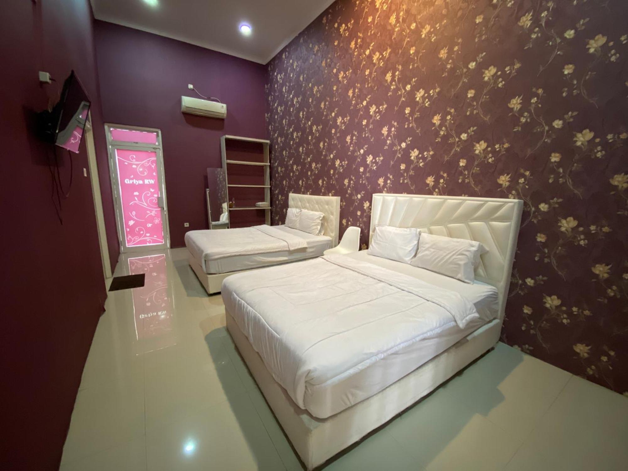 Griya Rw Family Guest House Redpartner Surakarta (Solo) Exterior foto
