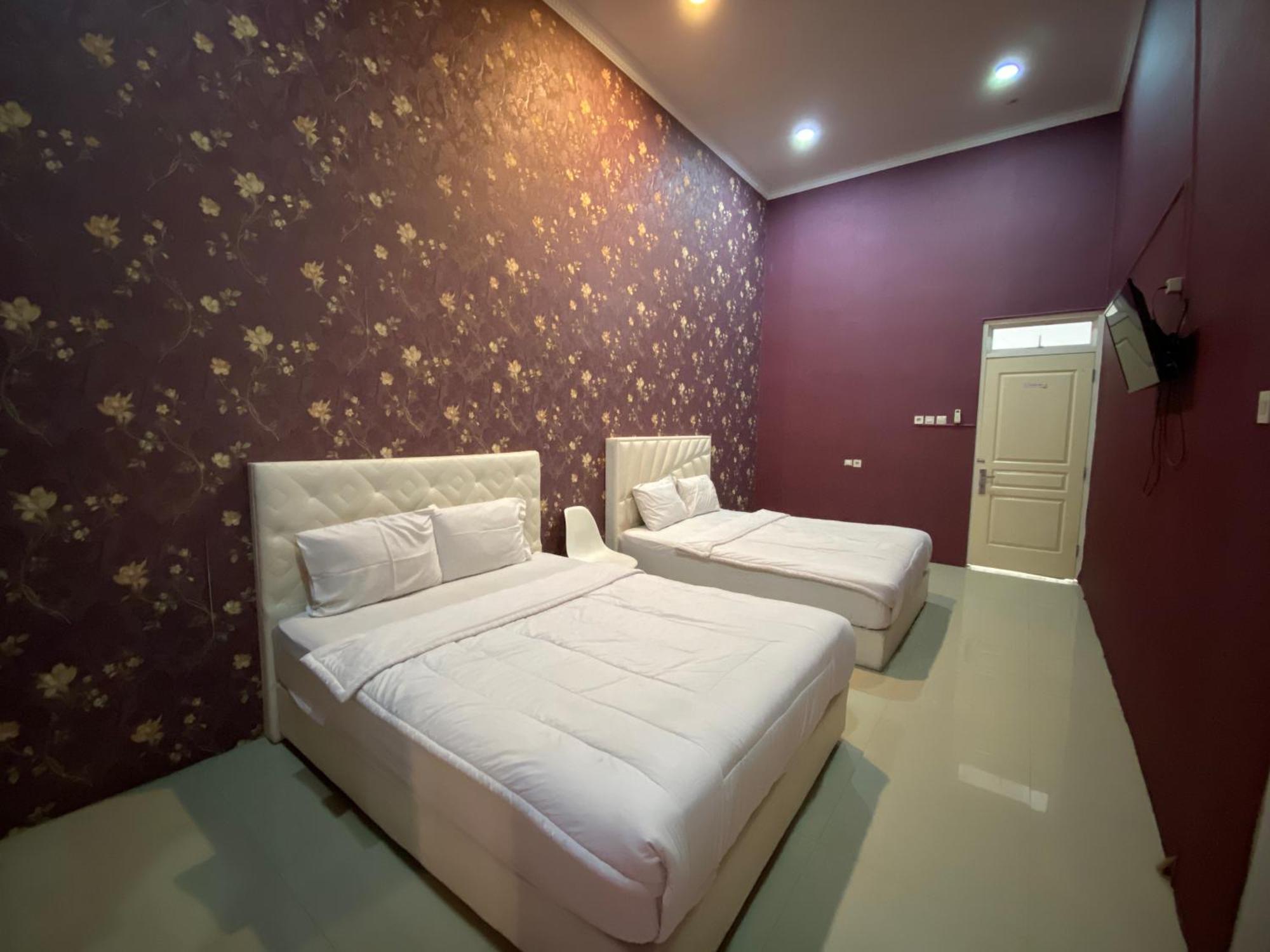 Griya Rw Family Guest House Redpartner Surakarta (Solo) Exterior foto